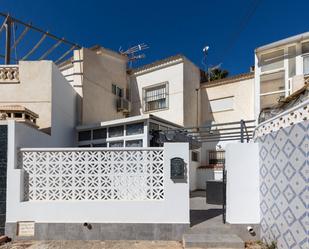 Vista exterior de Casa o xalet en venda en Torrevieja amb Aire condicionat i Terrassa