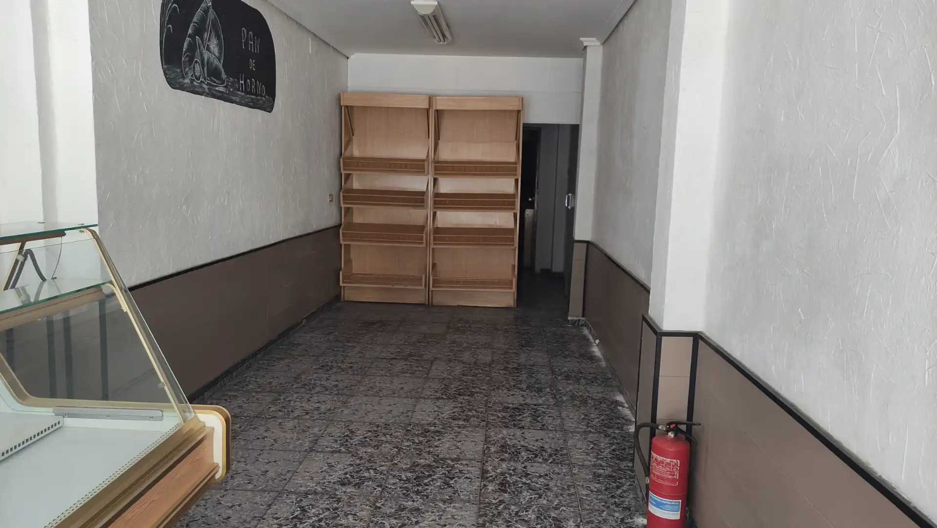 Gewerbefläche zum Verkauf in Avinguda del Cedre 43, imagen 3
