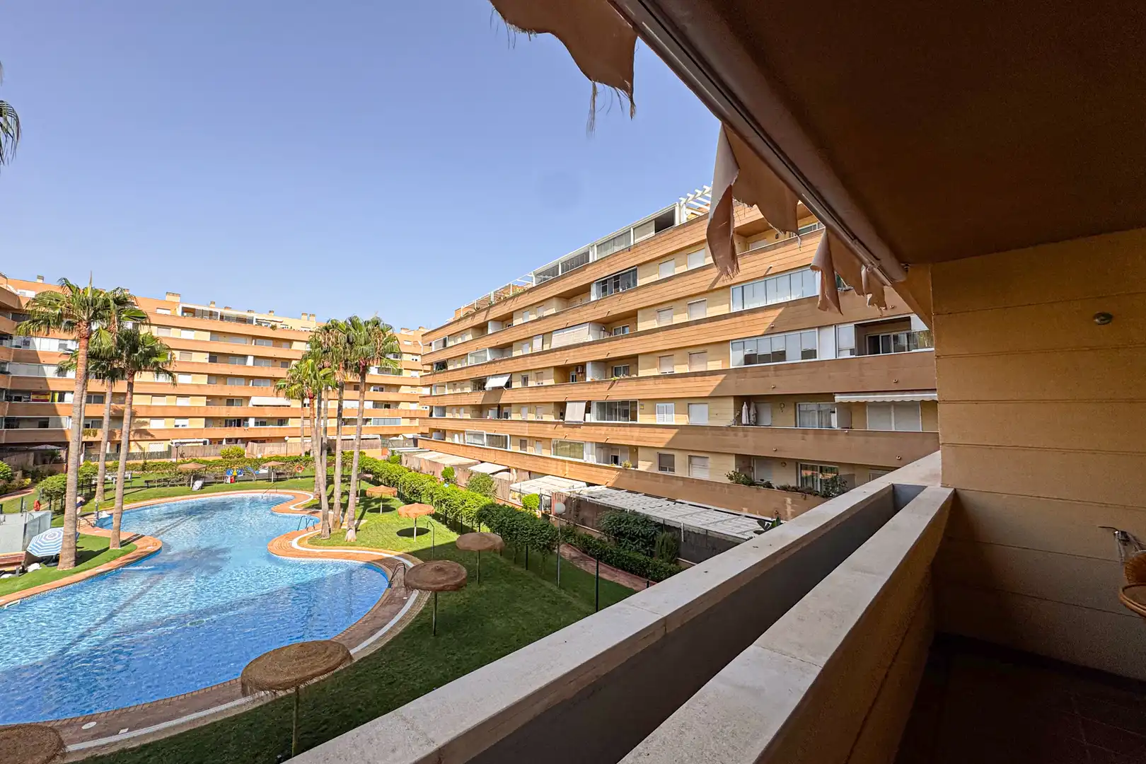 Piscina de Piso en venta en Roquetas de Mar con Terraza y Piscina