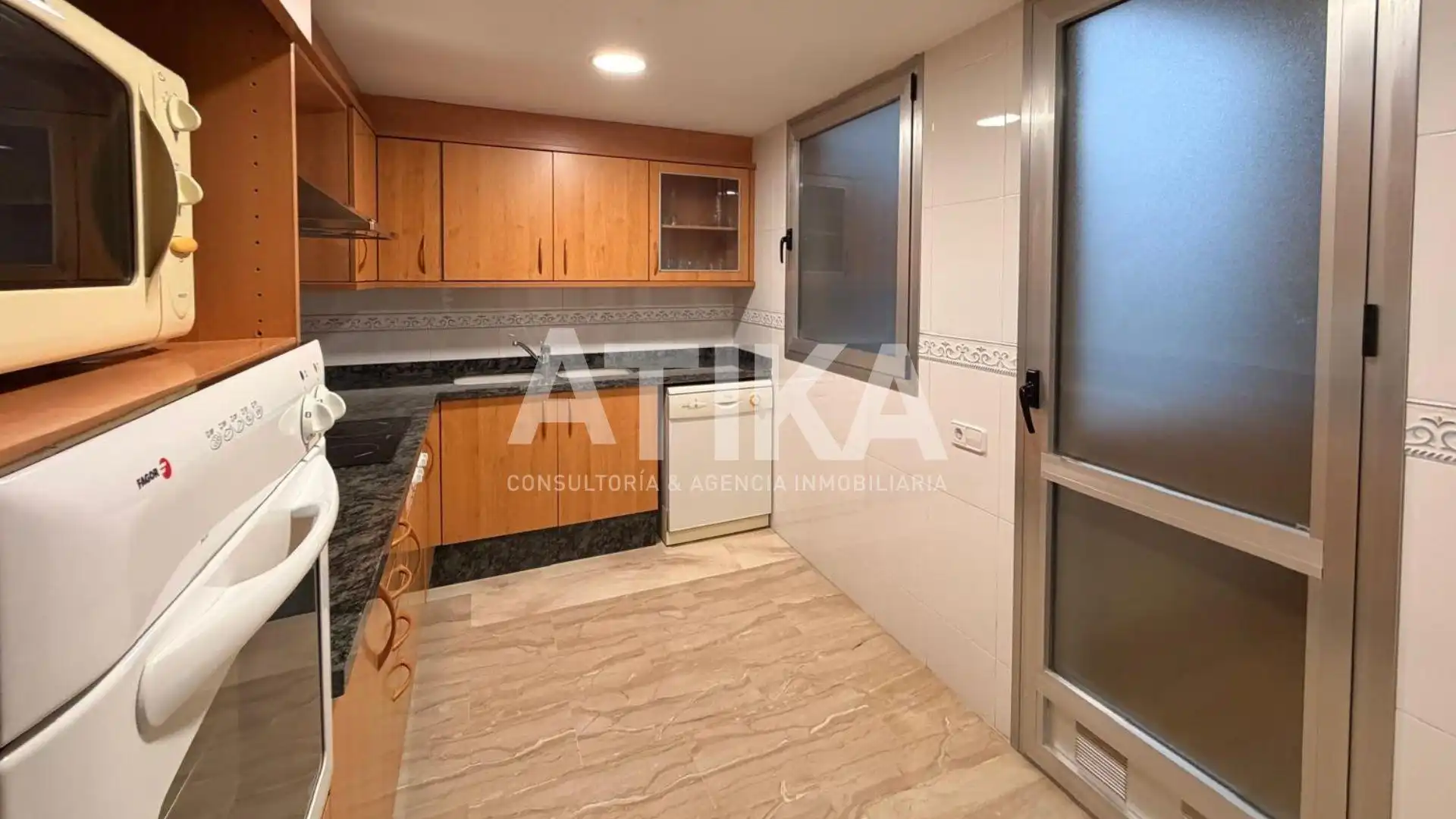 Kitchen of Flat for sale in Ontinyent  with Air Conditioner, Heating and Storage room