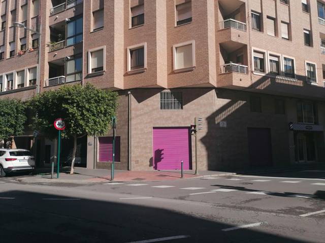 Local comercial en Venta en Ronda del Millars en Parque Ribalta - Plaza de Toros