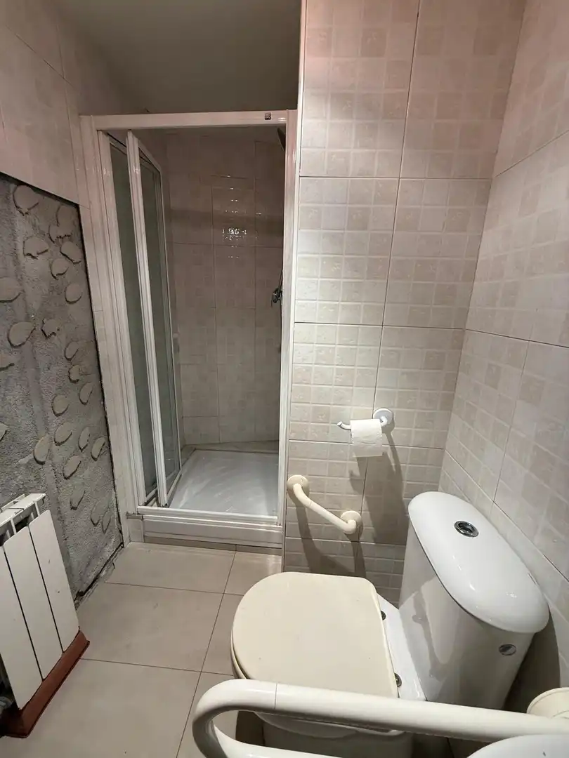 Baño de Piso en venta en L'Hospitalet de Llobregat con Balcón
