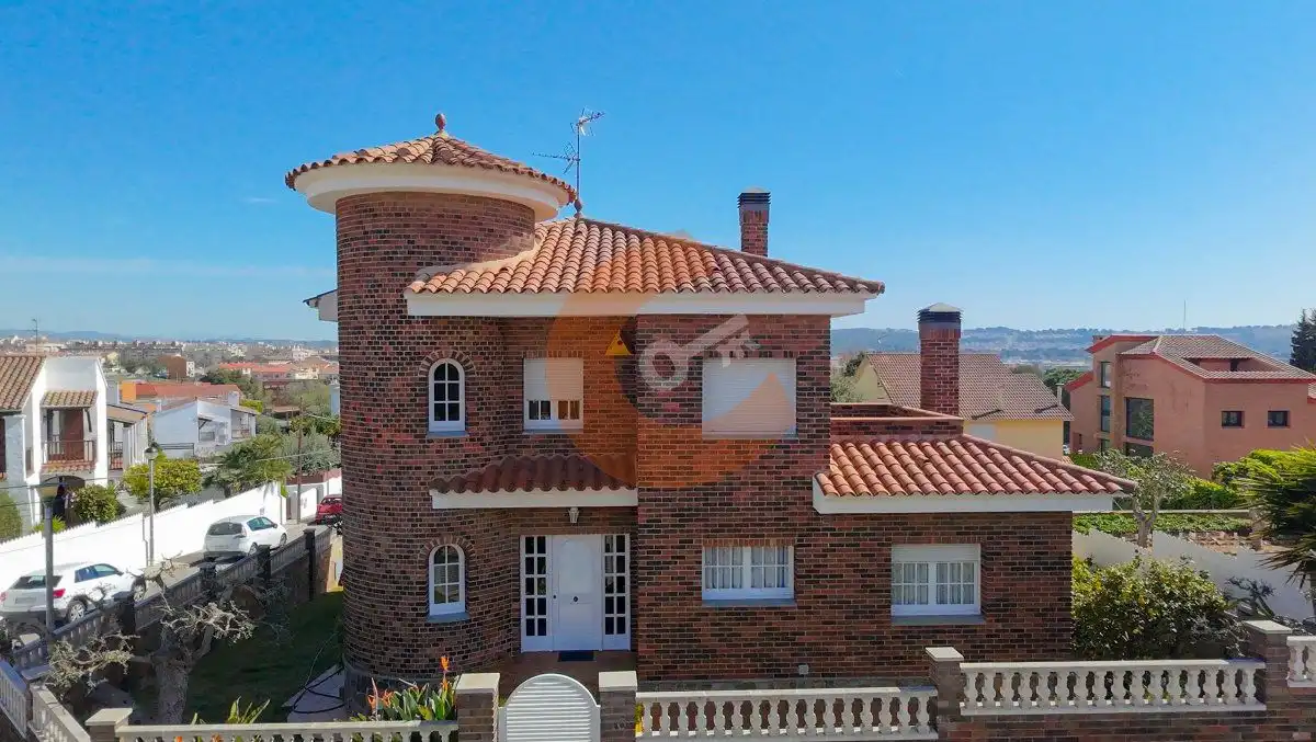 Exterior view of Houses for sale in El Vendrell  with Heating, Private garden and Swimming Pool