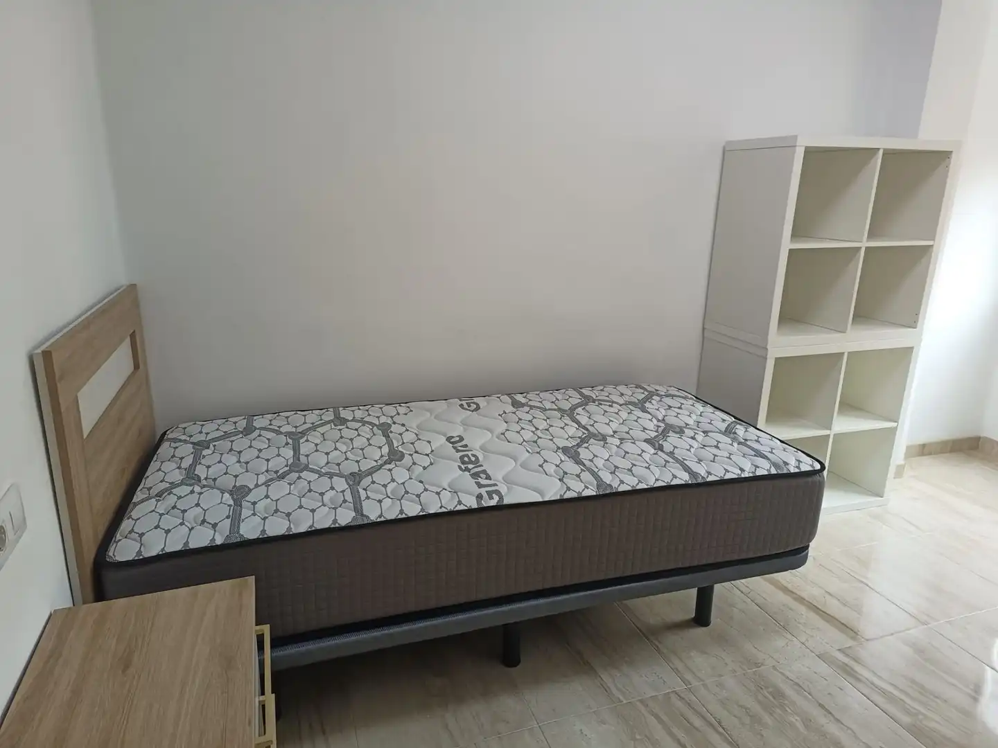 Habitación de Piso de alquiler en Mislata con Aire acondicionado, Terraza y Amueblado