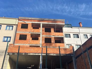Mixt residencial en venda a Lalín