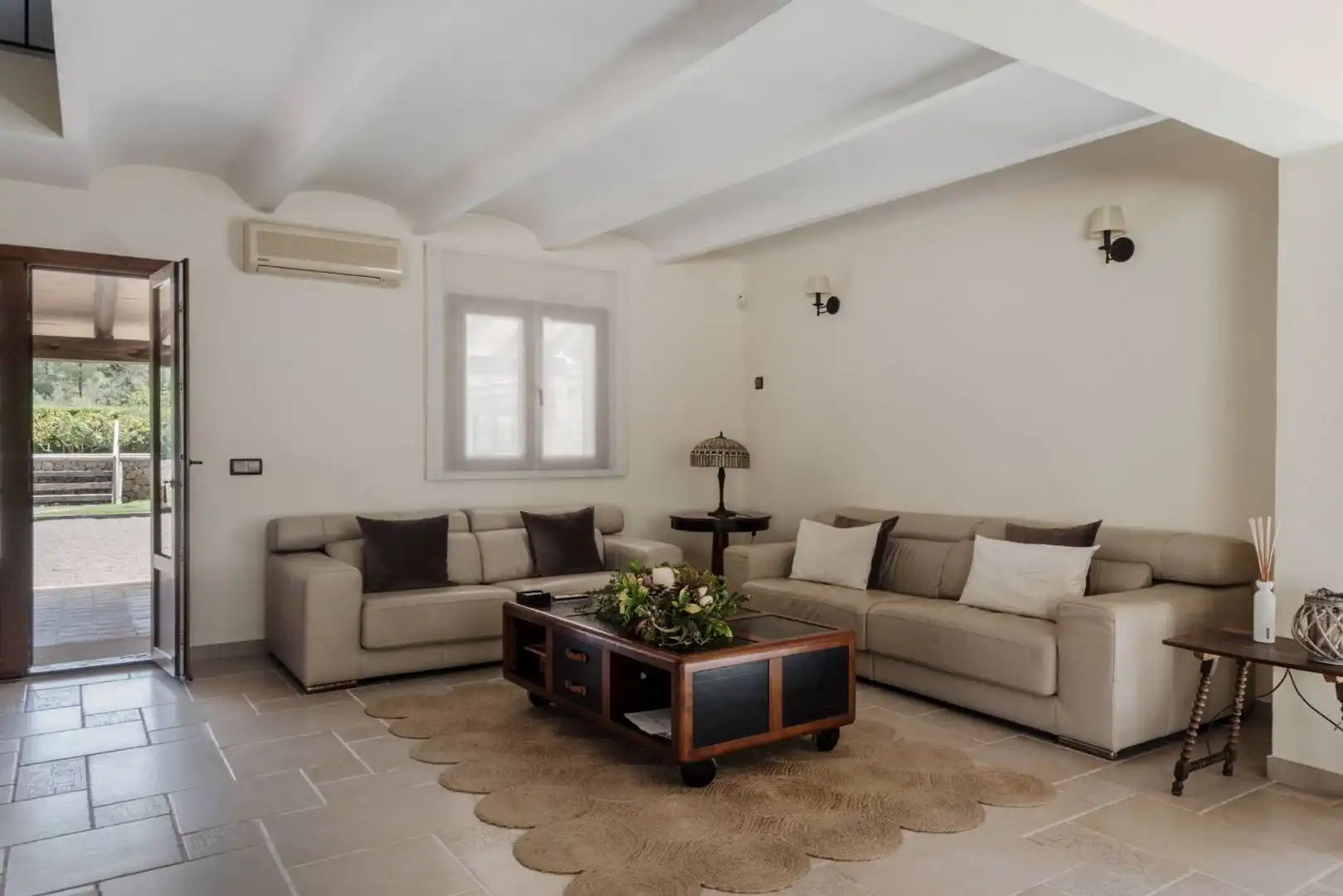 Sala d'estar de Casa o xalet en venda en Calvià amb Terrassa i Moblat
