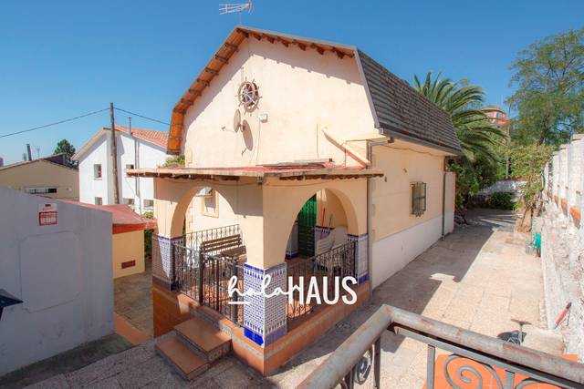 Casa-chalet en Venta en Calle de las Islas Hébridas en Peñagrande