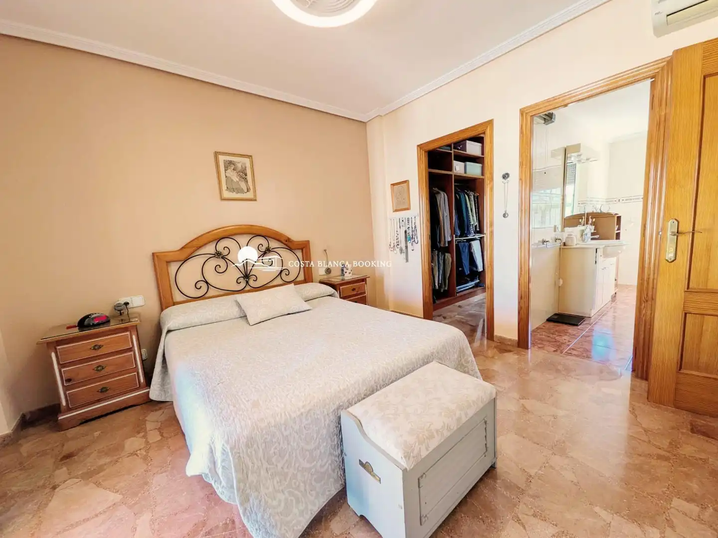 Dormitori de Casa o xalet en venda en L'Alfàs del Pi amb Aire condicionat, Jardí privat i Terrassa