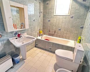 Bathroom of Flat for sale in Girona Capital