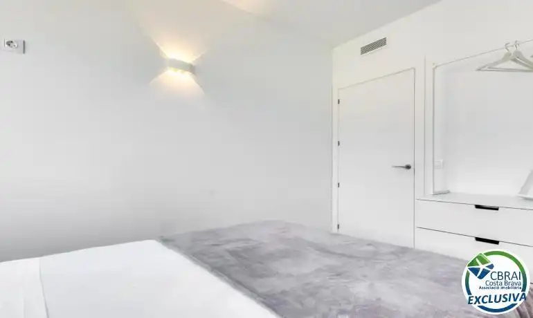 Habitación de Piso en venta en Roses con Calefacción, Horno y Microondas