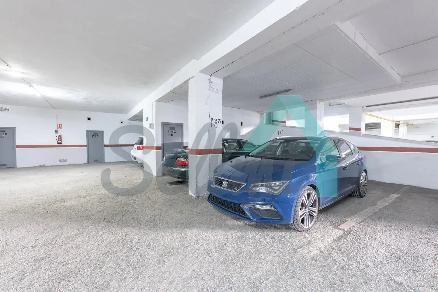 Parking de Piso para compartir en Oviedo  con Calefacción, Parquet y Amueblado