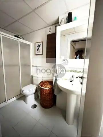 Baño de Piso de alquiler en Sevilla con Aire acondicionado, Terraza y Amueblado