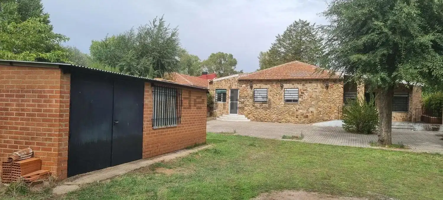 Exterior view of Houses for sale in Piedrabuena