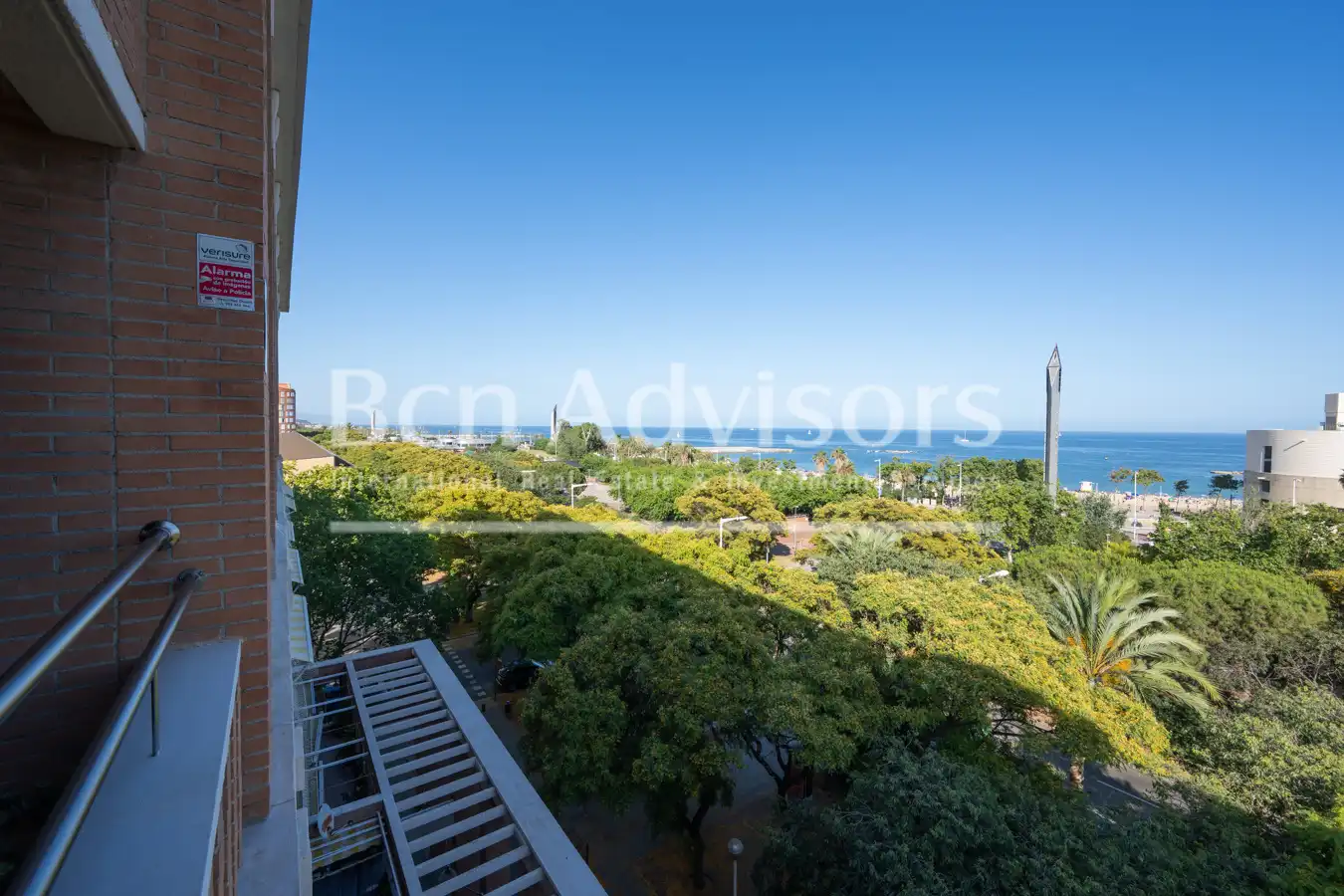 Vista exterior de Piso en venta en Barcelona con Aire acondicionado, Calefacción y Parquet