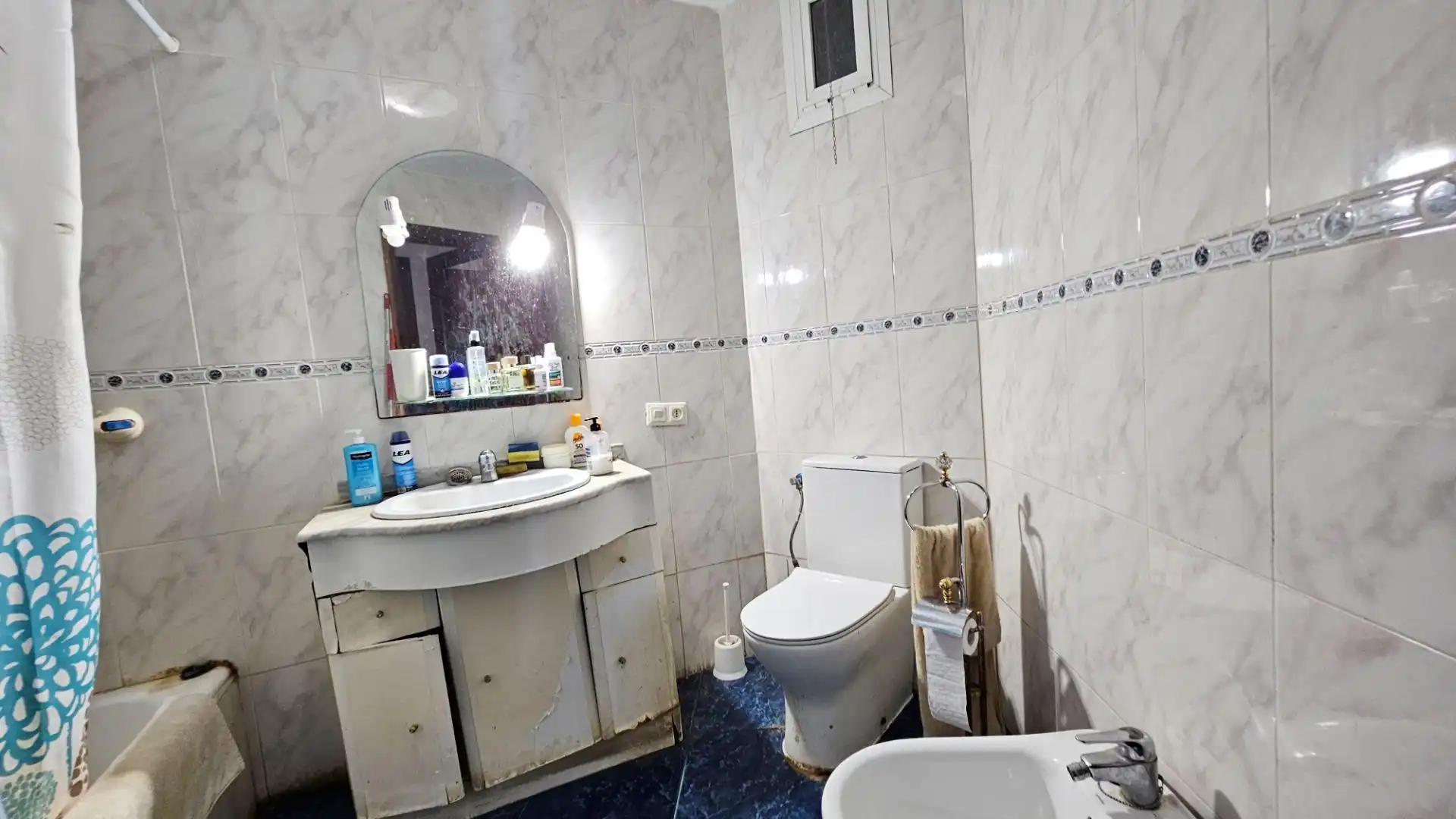 Bathroom of Apartments for sale in Puerto Marina
