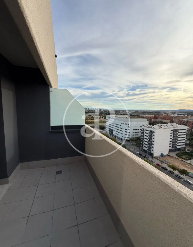 Vista exterior de Àtic de lloguer en  Valencia Capital amb Aire condicionat, Calefacció i Jardí privat