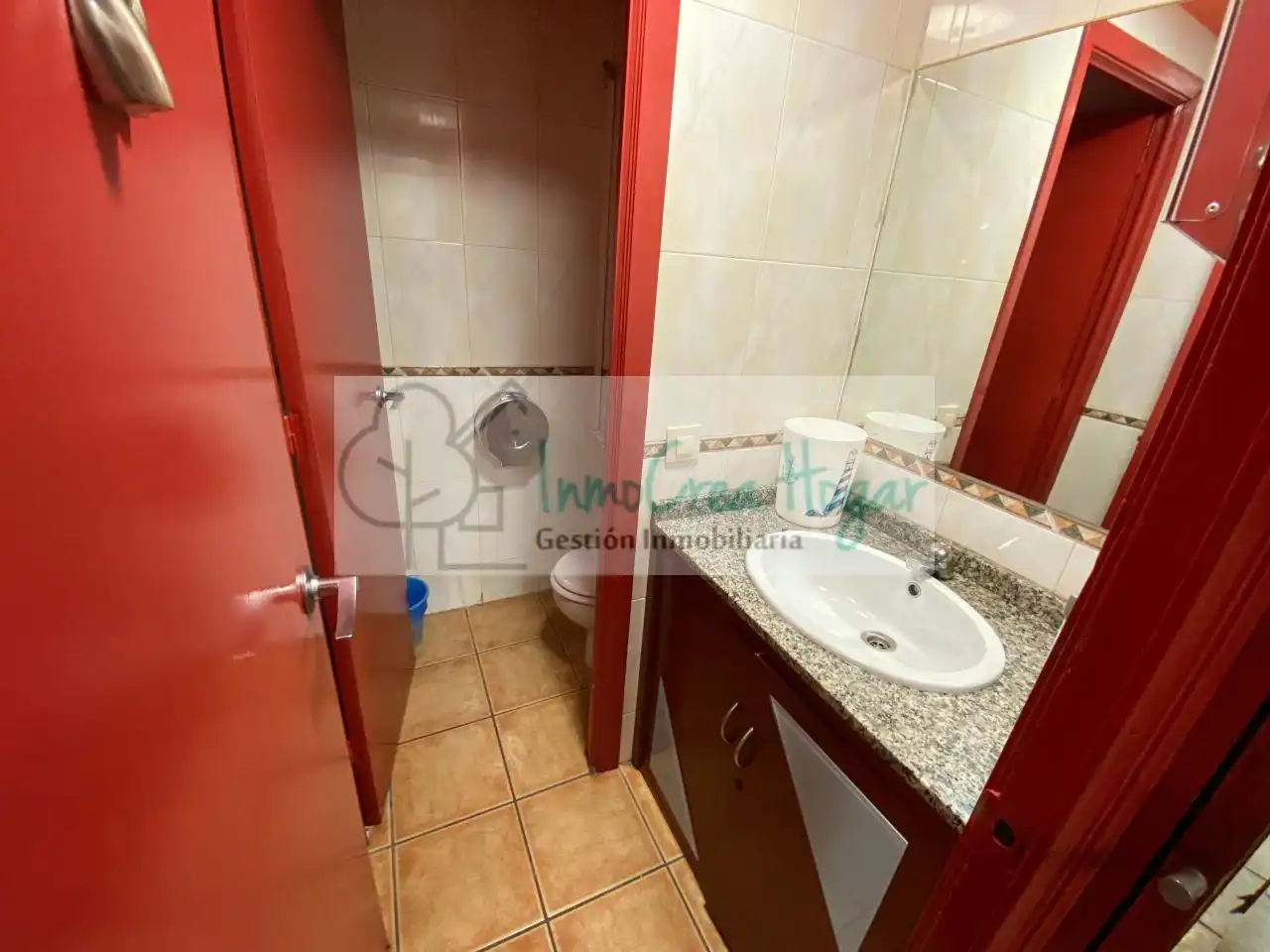 Bathroom of Commercial properties for transfer in Vigo   with Air Conditioner and Furnished