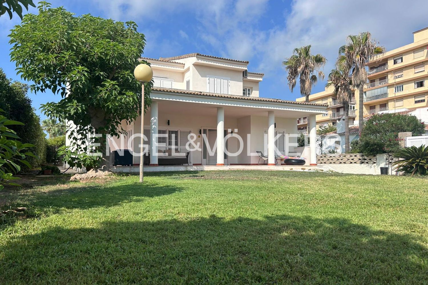 Exterior view of House or chalet to rent in  Valencia Capital  with Air Conditioner, Heating and Private garden