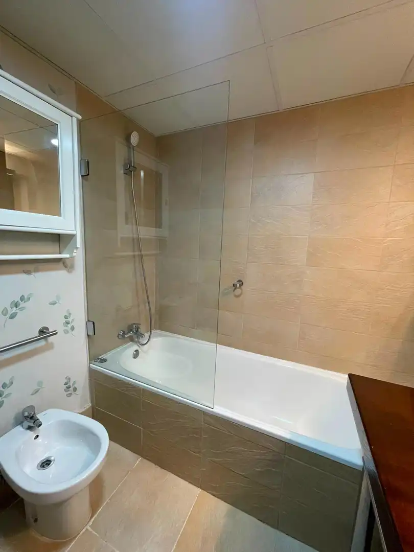 Bathroom of Flat for rent in Pozuelo de Alarcón  with Air Conditioner, Heating and Private garden