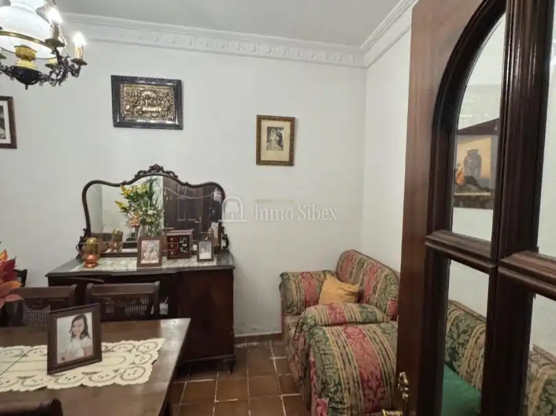 Sala d'estar de Casa o xalet en venda en Herrera del Duque amb Aire condicionat, Terrassa i Moblat