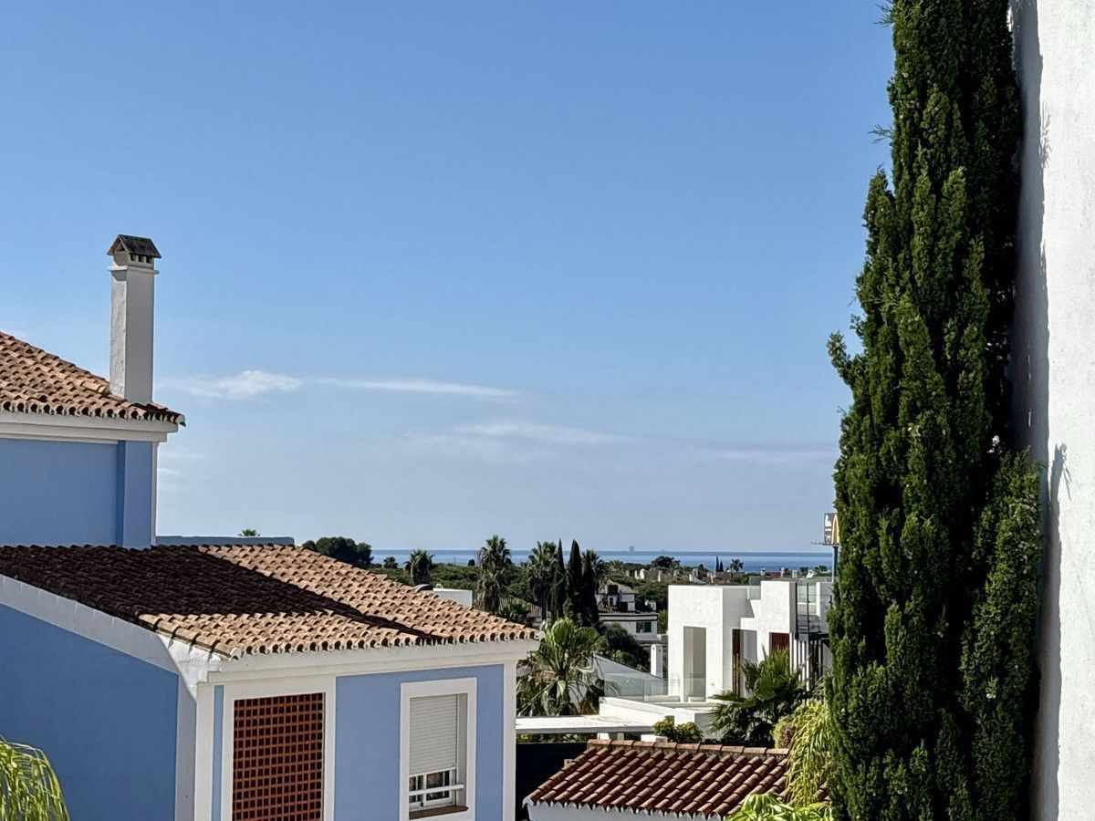 Vista exterior de Apartament de lloguer en Estepona amb Aire condicionat, Calefacció i Terrassa