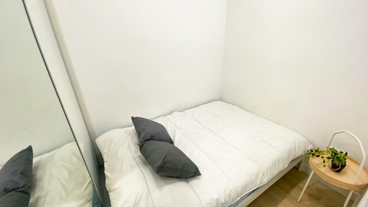 Dormitori de Planta baixa per a compartir en  Madrid Capital amb Moblat