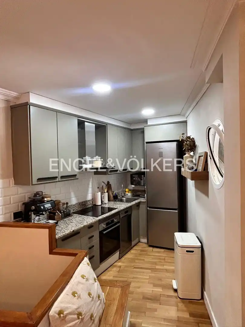 Cocina de Dúplex de alquiler en Barcelona con Aire acondicionado, Calefacción y Parquet