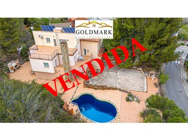 Casa con piscina in vendita a Calle Rafael Alberti 4