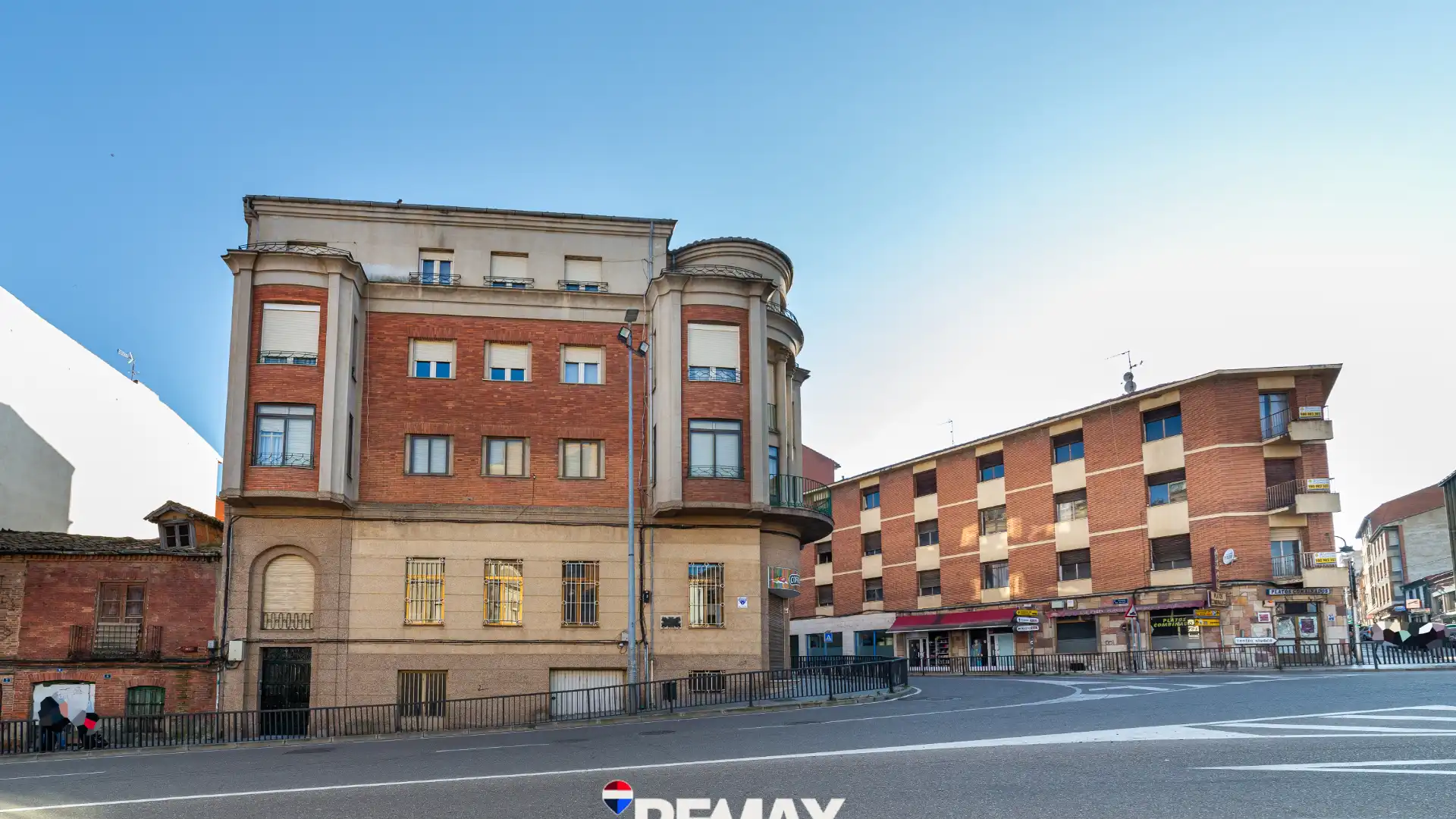 Exterior view of Flat for sale in Benavente  with Heating, Parquet flooring and Furnished