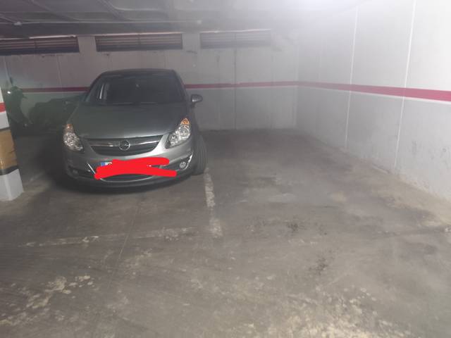 Garaje en Alquiler en Carrer de Francesc Oller, 81 en Torrent d'en Pere Parres