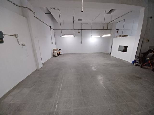 Local comercial en Alquiler en Ca n'Oriol