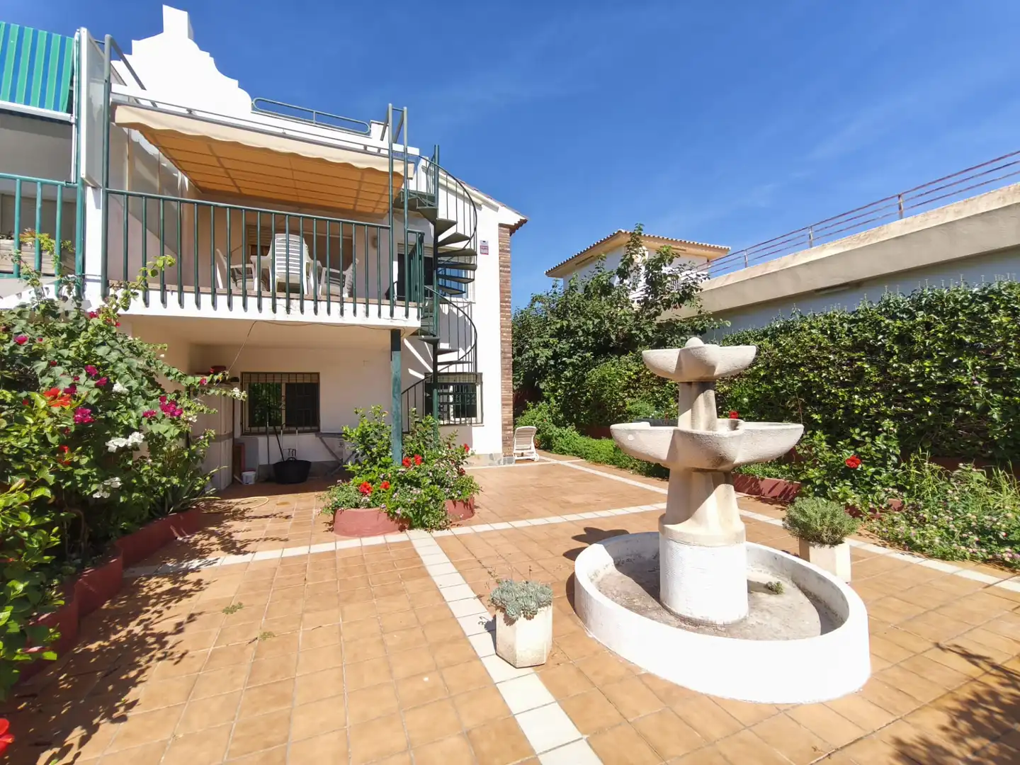 Semi-detached house with terrace for sale in Carrer Bergantí, imagen 7