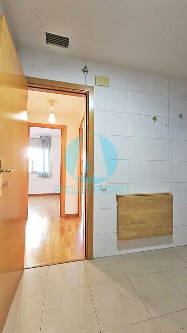Wohnung zum Verkauf in Mataró mit Klimaanlage, Heizung und Terrasse