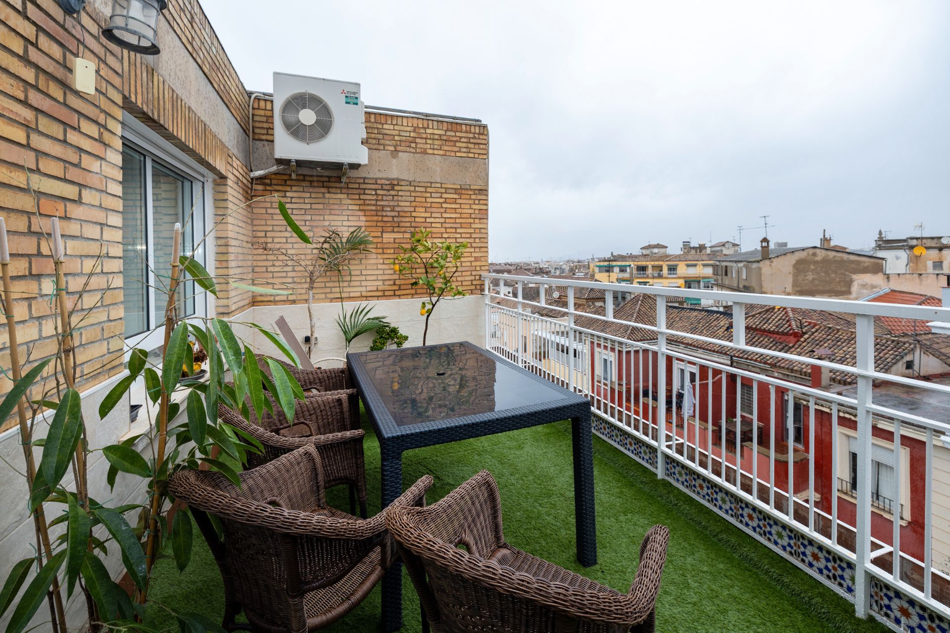 Terraza de Piso de alquiler en  Granada Capital con Aire acondicionado, Calefacción y Parquet