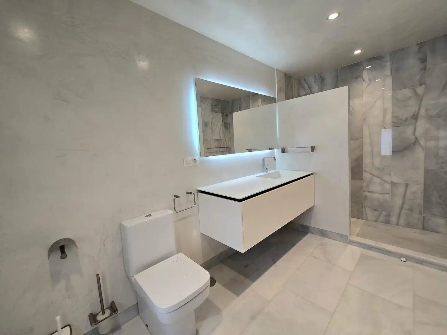 Bathroom of Houses for sale in Málaga
