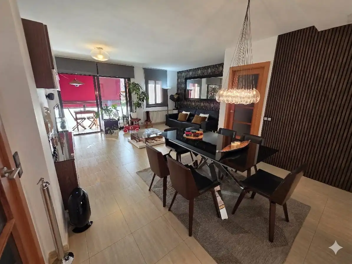 Duplex with lift for sale in Calle Montserrat Roig 4
