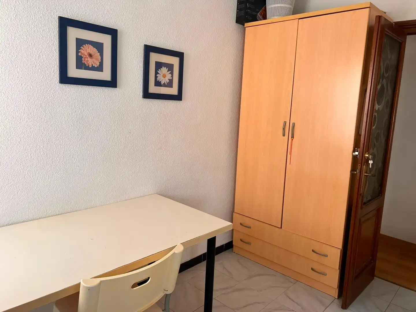 Bedroom of Flat for share in Sevilla  with Air Conditioner