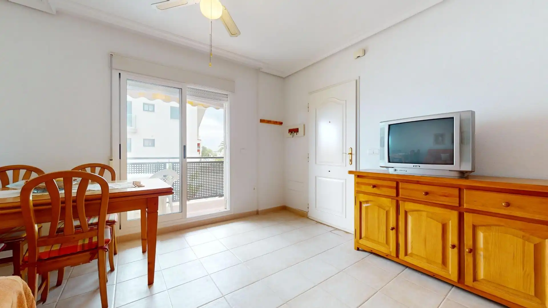 Schlafzimmer von Wohnungen zum Verkauf in Los Alcázares mit Terrasse und Balkon