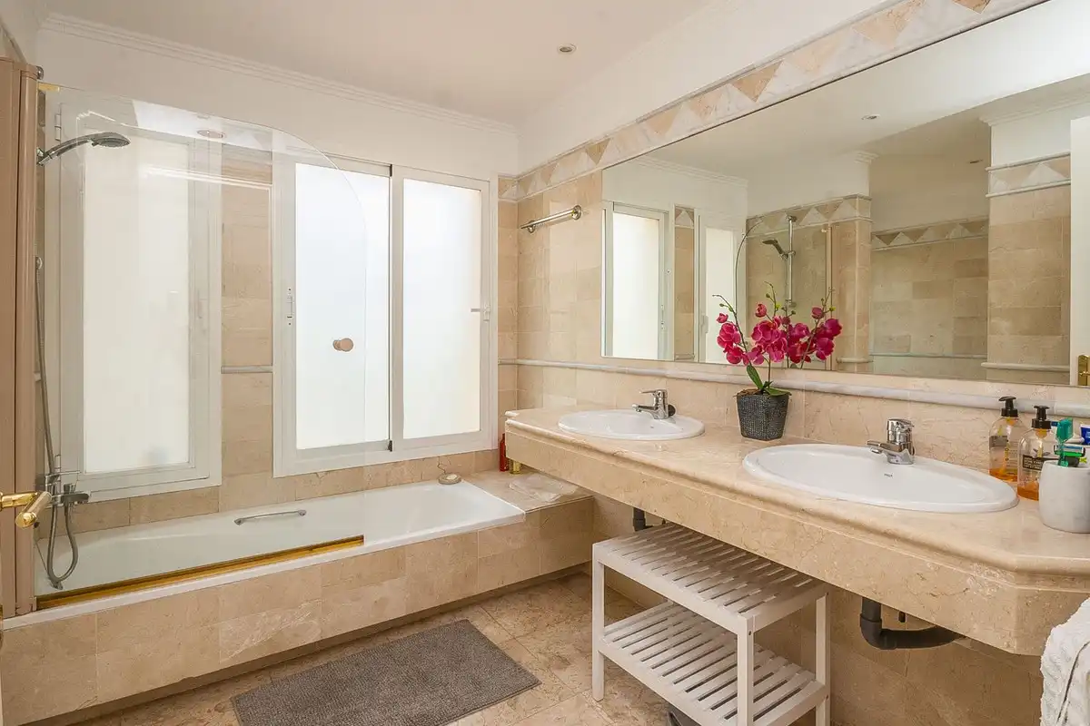 Flat with lift for sale in Elviria - Cabopino, imagen 6