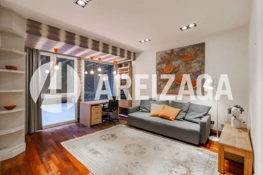 Piso en venta en Donostia - San Sebastián  con Calefacción, Terraza y Balcón