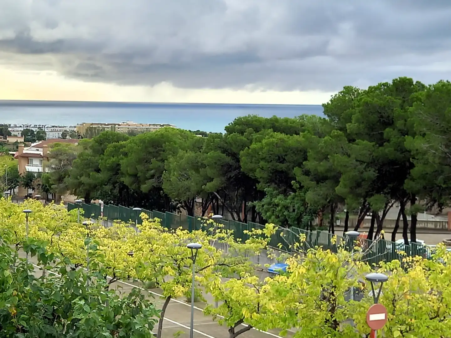 Vista exterior de Casa o xalet en venda en Vilanova i la Geltrú amb Aire condicionat, Calefacció i Jardí privat