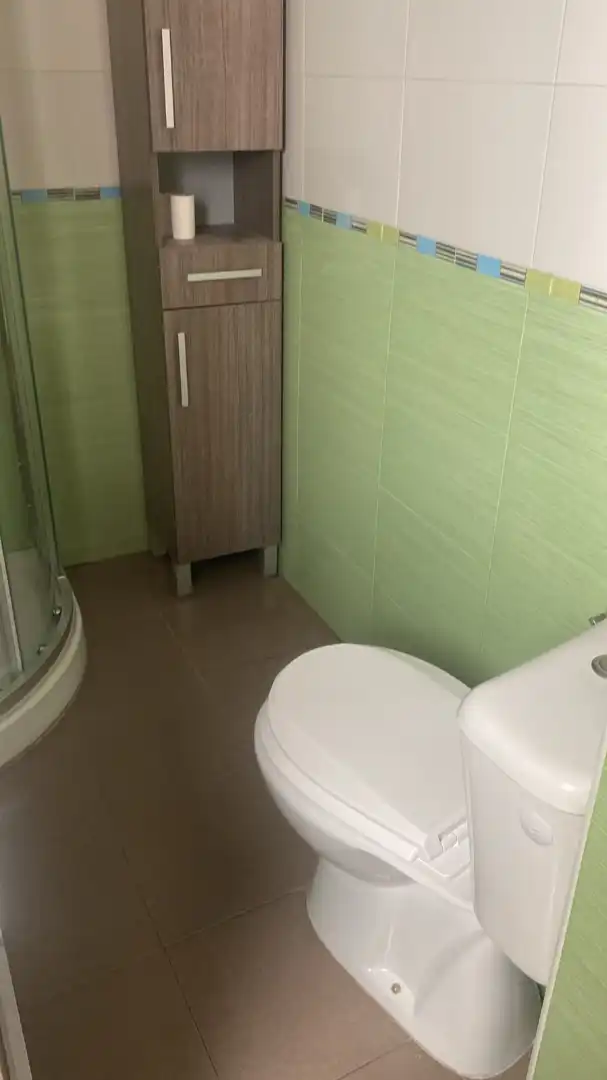 Badezimmer von Wohnung zur Miete in Granada mit Heizung, Möbliert und Waschmaschine