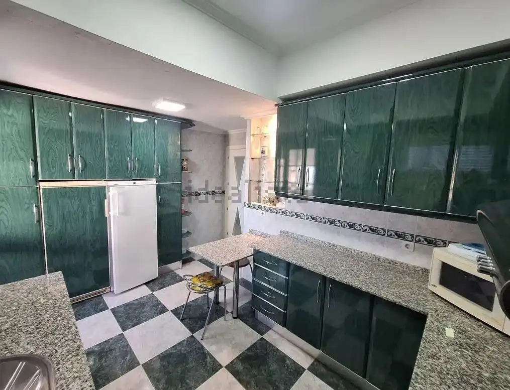 Cocina de Piso de alquiler en Sevilla con Aire acondicionado, Amueblado y Piscina comunitaria