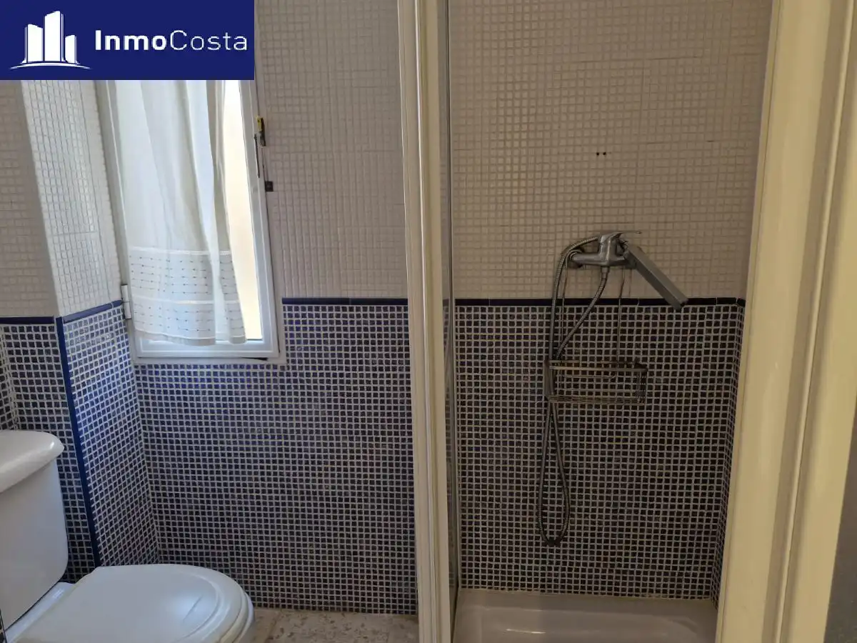 Bany de Pis en venda en La Línea de la Concepción amb Terrassa