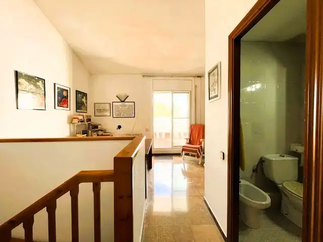Einfamilien-Reihenhaus zum Verkauf in Badalona mit Heizung, Terrasse und Balkon