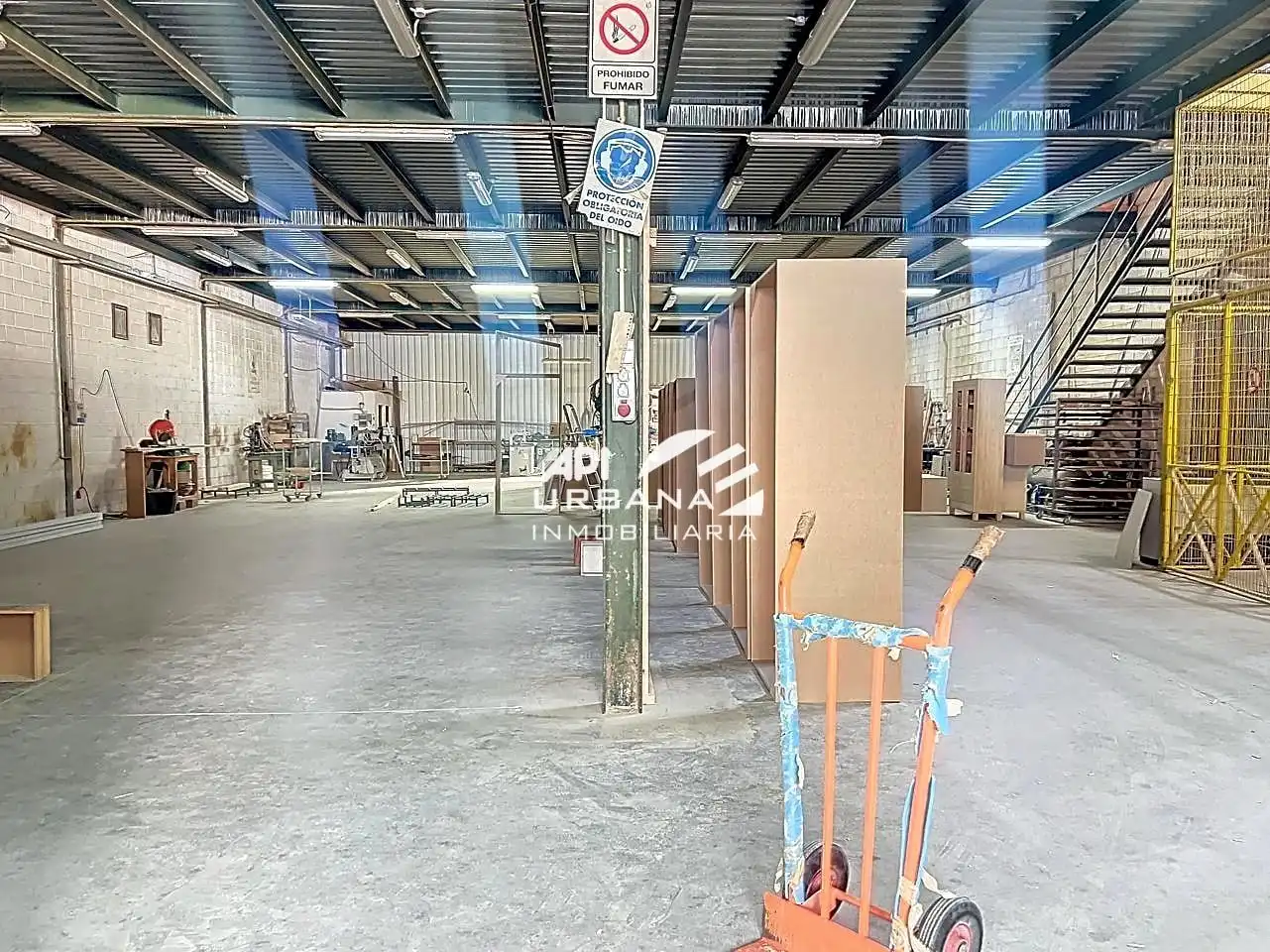 Nave industrial en venta en Lucena