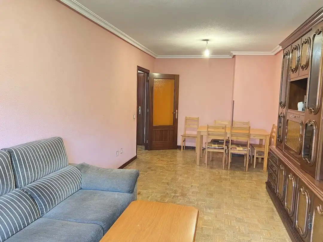 Sala d'estar de Pis en venda en Siero amb Calefacció, Terrassa i Traster