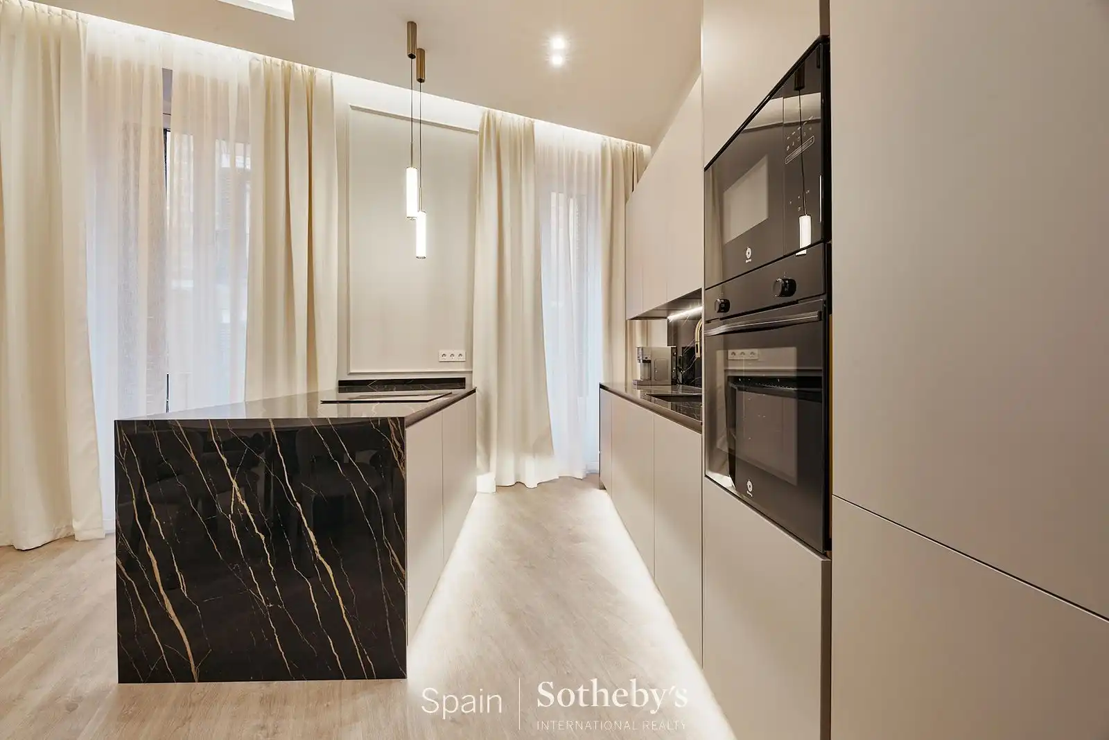 Apartamento con ascensor en venta en Calle del Barco, imagen 8