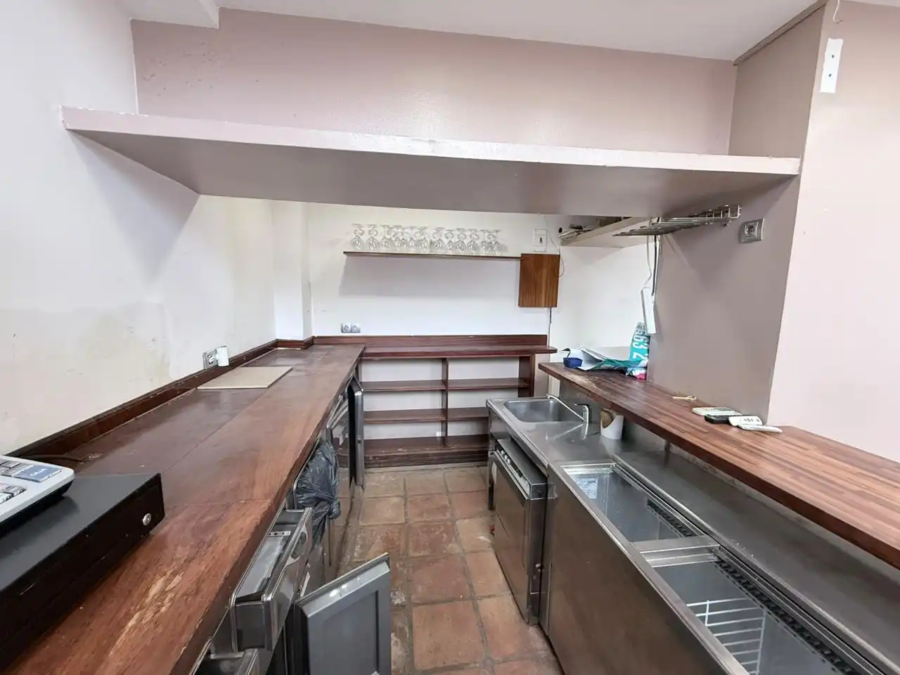 Cuina de Local de lloguer en Castro-Urdiales amb Aire condicionat