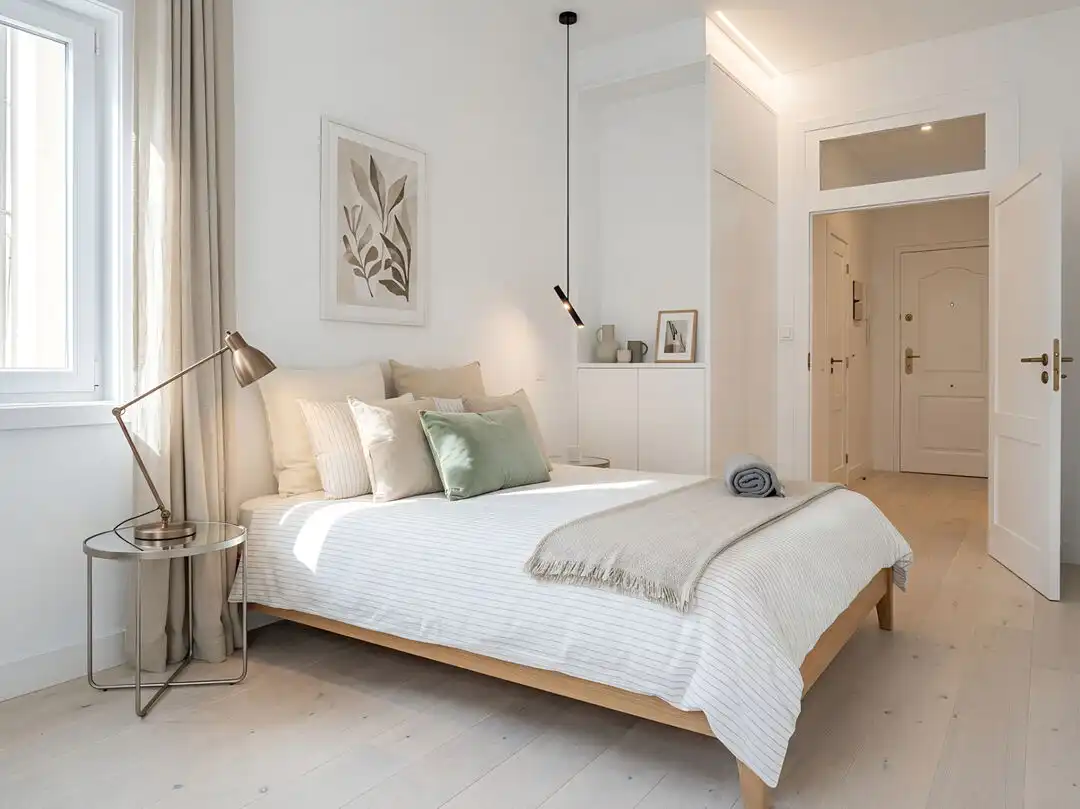 Bedroom of Flat for sale in Madrid  with Air Conditioner, Heating and Balcony